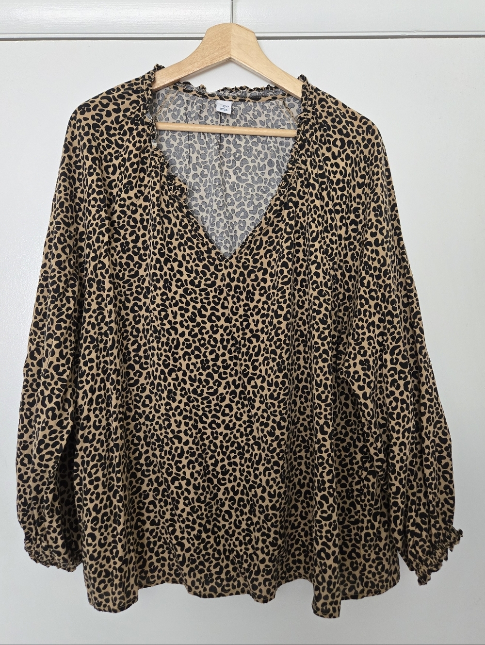 Old Navy Leopard Print Long Sleeve Flowy Blouse Size XL